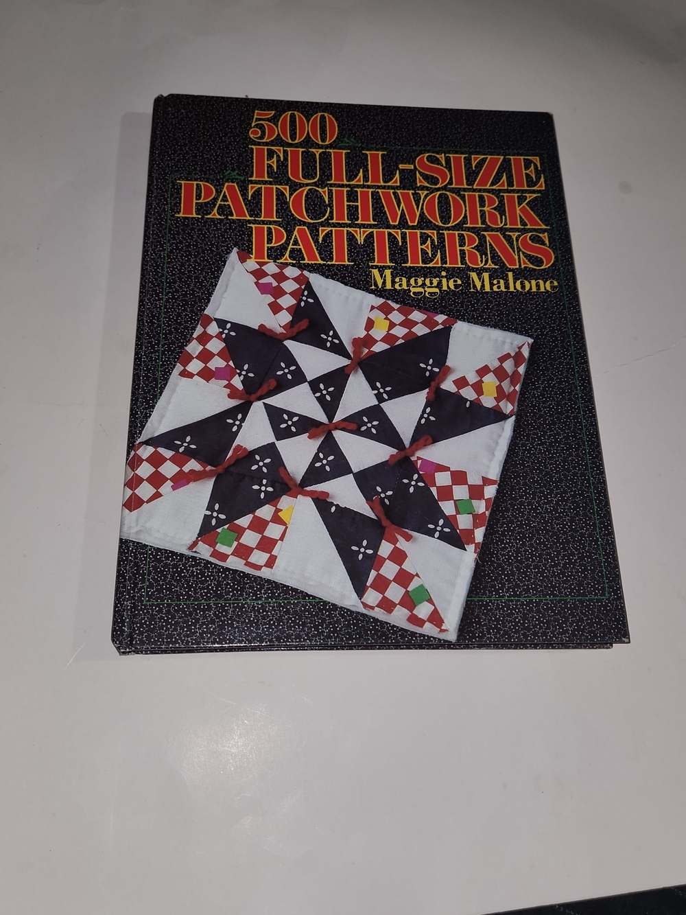 500 Full-size Patchwork Pattern Book - Black, Red, White, Yellow, Green